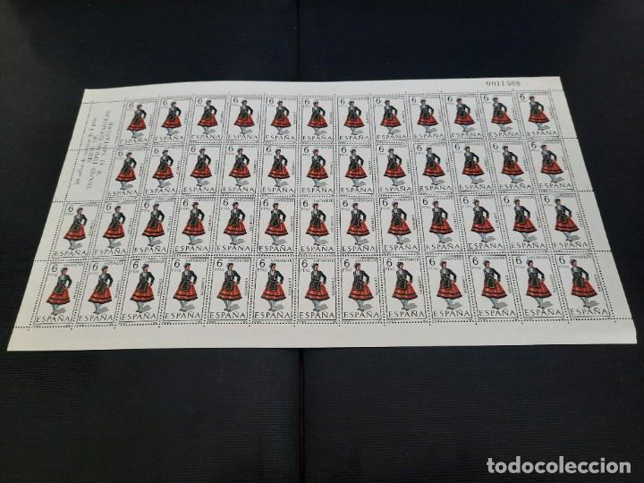 Sellos: Pliegos de sellos .Trajes tipicos espa&ntilde;oles - Foto 84