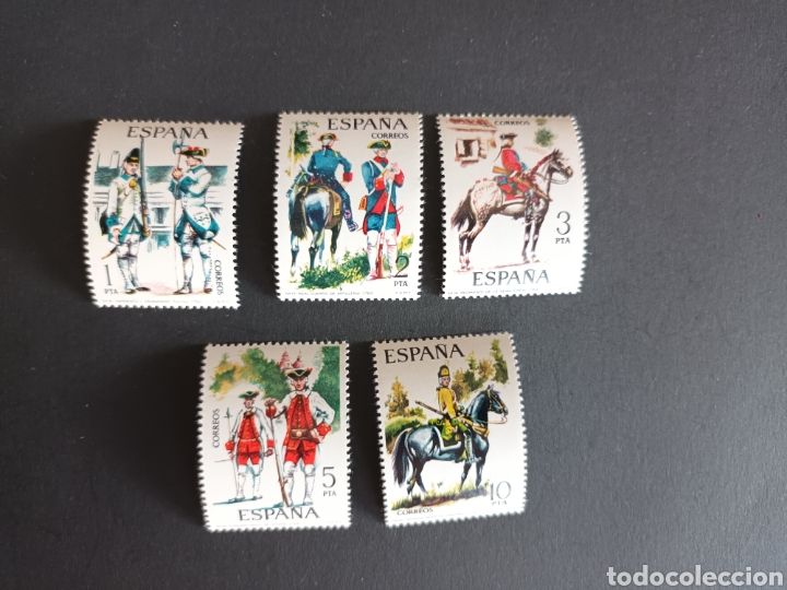 Sellos: 1975. UNIFORMES MILITARES. MNH. COMPLETA. - Foto 1