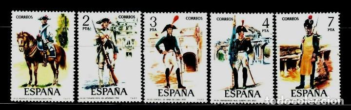 Sellos: ESPA&Ntilde;A 1975 2277/1 V Uniformes 5v. - Foto 1