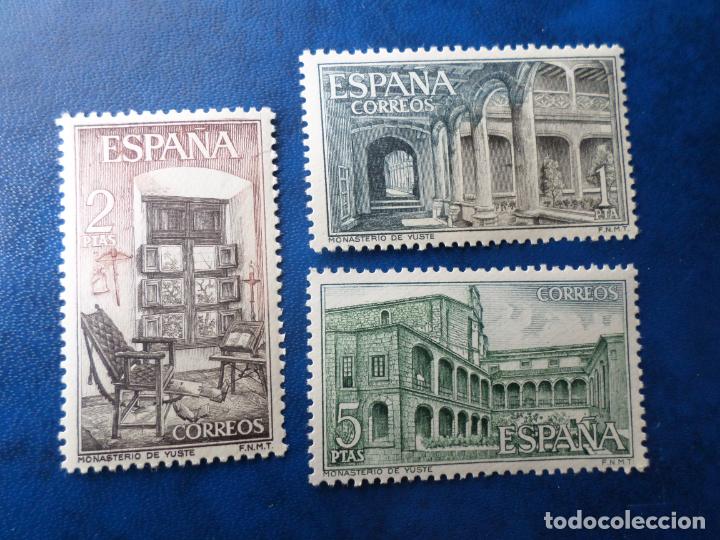 Sellos: 1965, monasterio de yuste, edifil 1686/88 - Foto 1