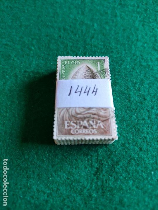 Sellos: PASTILLA DE 100 SELLOS USADOS