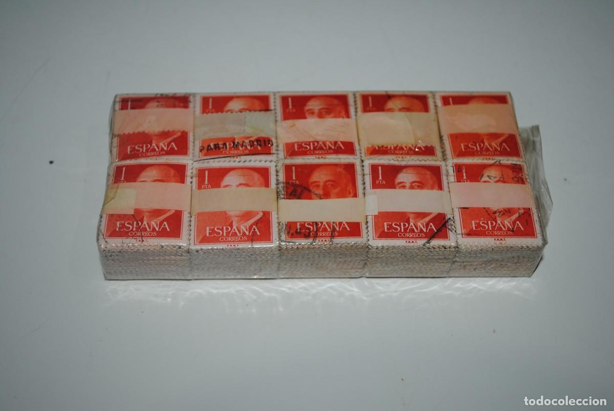 Stamps: 2000 SELLOS USADOS- EFIGIE FRANCO- EN PASTILLAS DE 100 - PERFECTO ESTADO - EDIF:1153 - A&Ntilde;O 1955