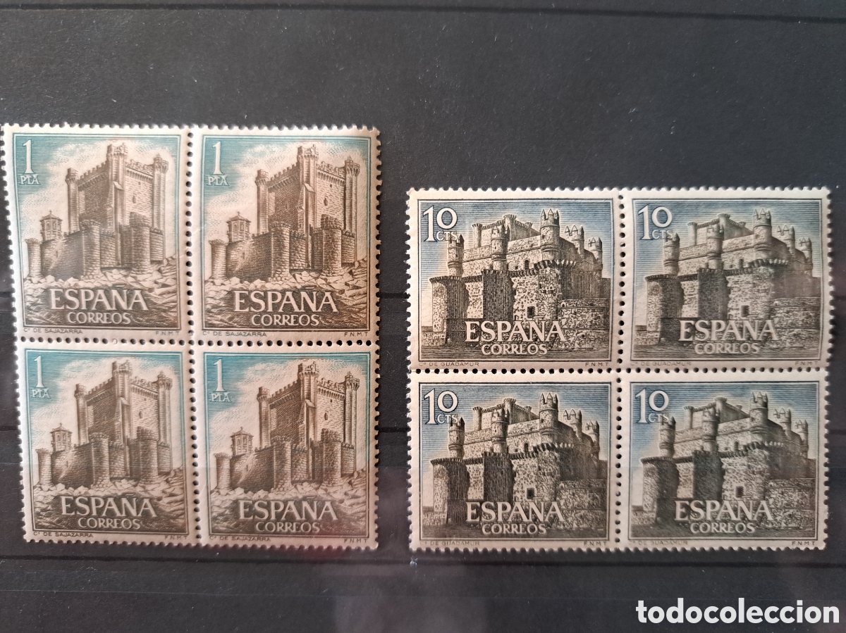 Sellos: Bloques (2) de 4 sellos nuevos Castillos 1966-72 - Foto 1