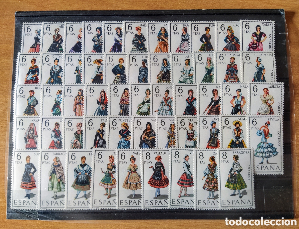 Sellos: Trajes regionales completo 53 valores - Foto 1