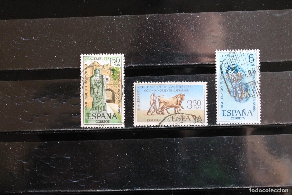 Sellos: EDIFIL 1827/29