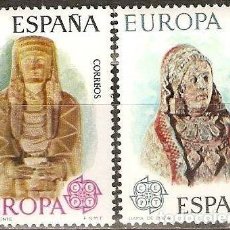 Sellos: ESPAÑA 1974 EDIFIL 2177/8 SELLOS ** EUROPA DAMA OFERENTE ALBACETE DAMA DE BAZA TALLA SIGLO IV