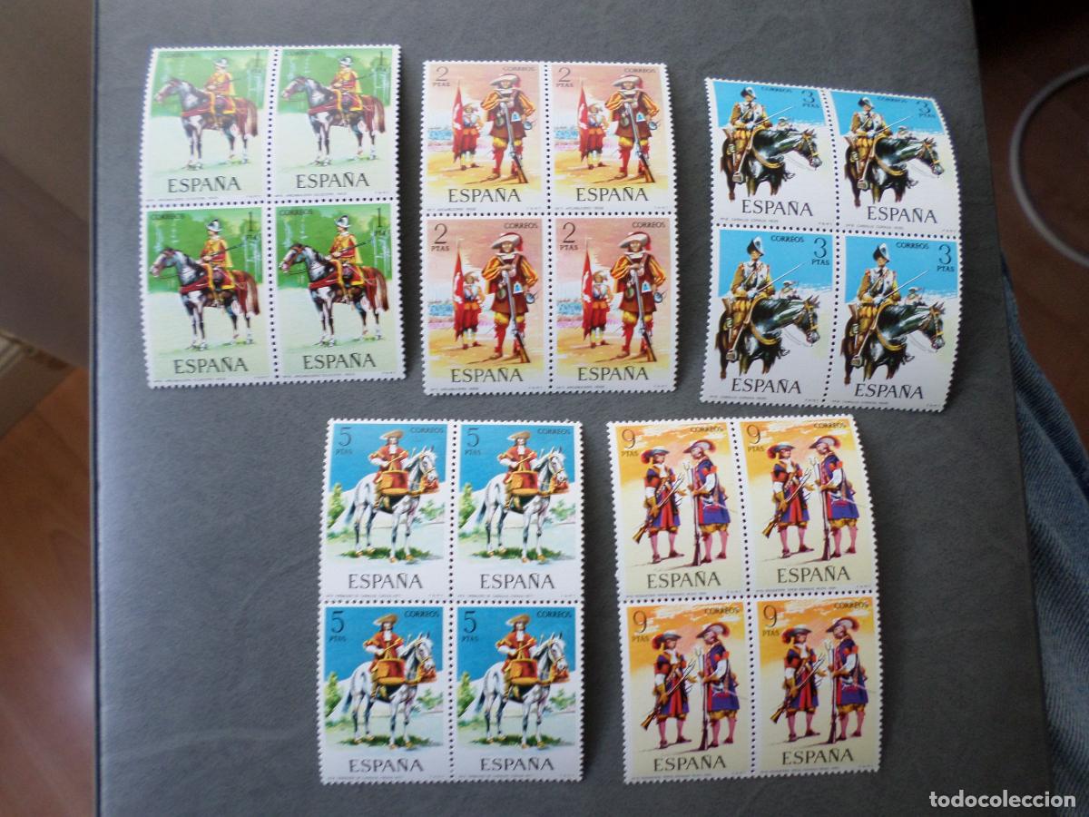 Sellos: # 1974, uniformes militares, grupo II, edifil 2167/71