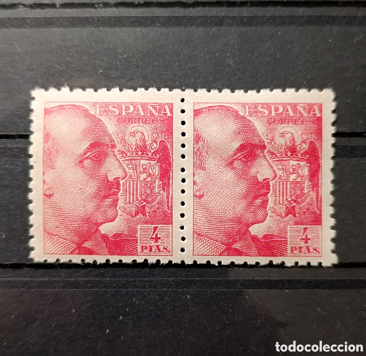 Timbres: Edifil 933. 1940. GENERAL FRANCO ( Nuevo con fijasellos ) BLOQUE DE 2