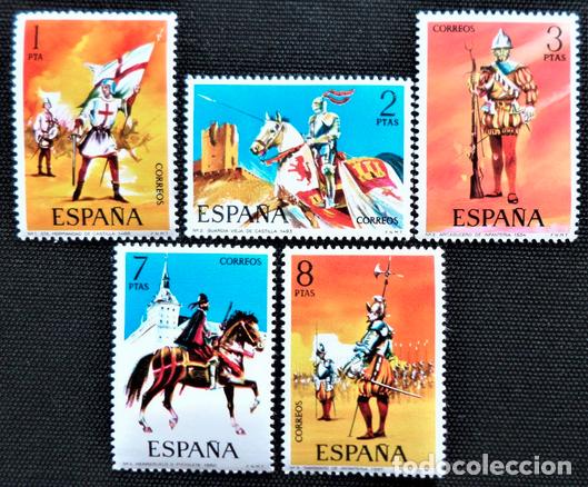 Sellos: Espa&ntilde;a 1973 Uniformes Militares - Foto 1