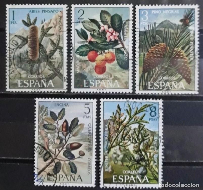 Sellos: ESPA&Ntilde;A 1972 FLORA. SERIE COMPLETA EN USADO. - Foto 1