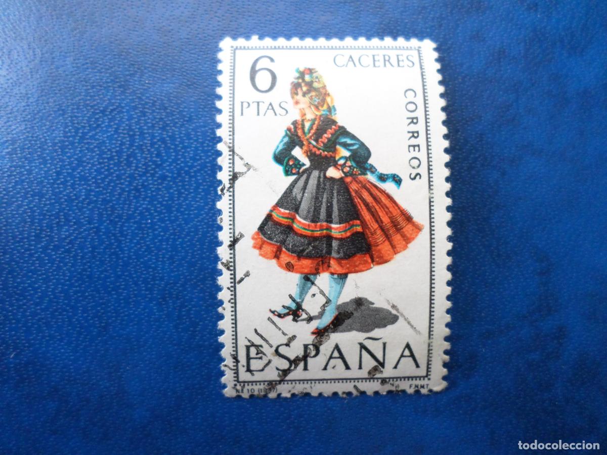 Sellos: 1967, trajes tipicos, caceres, edifil 1776 - Foto 1