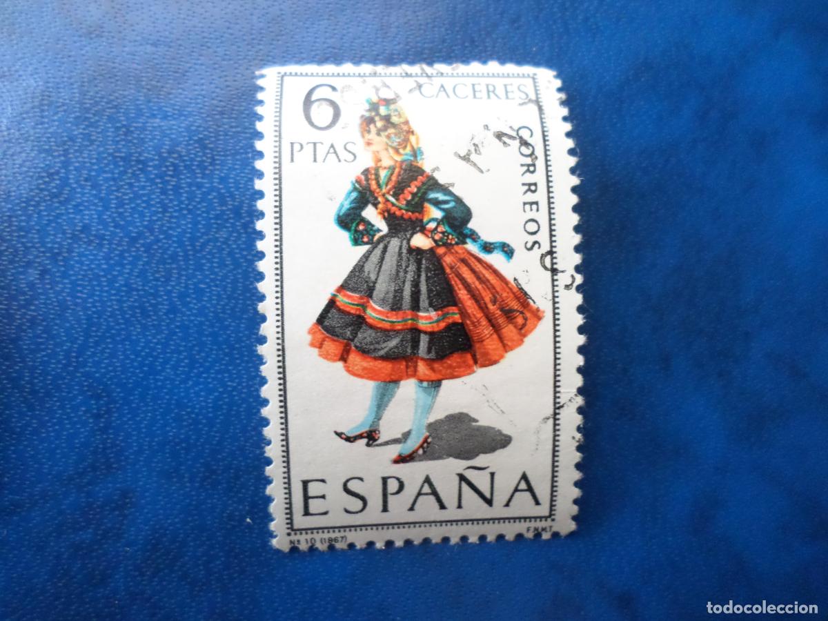 Sellos: 1967, trajes tipicos, caceres, edifil 1776 - Foto 1
