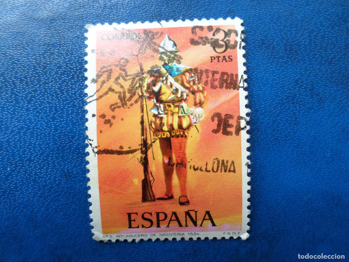 Sellos: 1973, uniformes militares, edifil 2141 - Foto 1