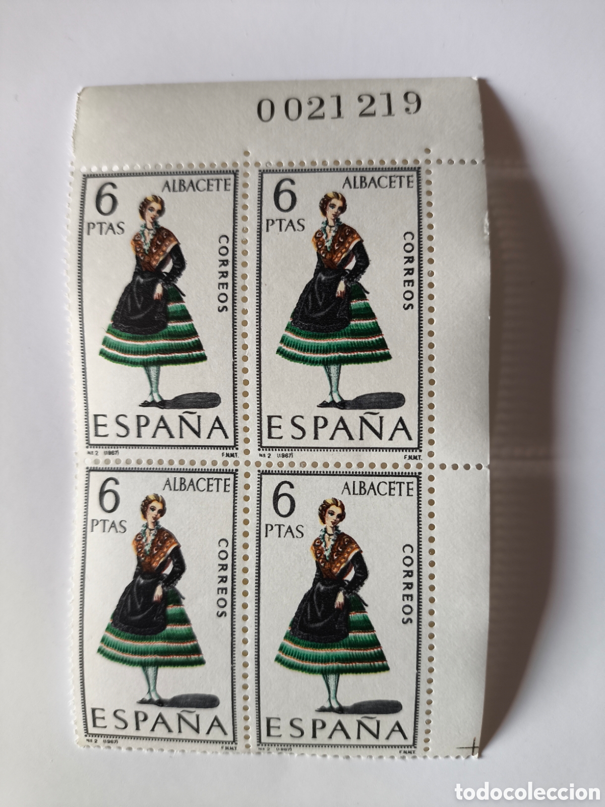 Sellos: Traje regional Albacete nuevo - Foto 1