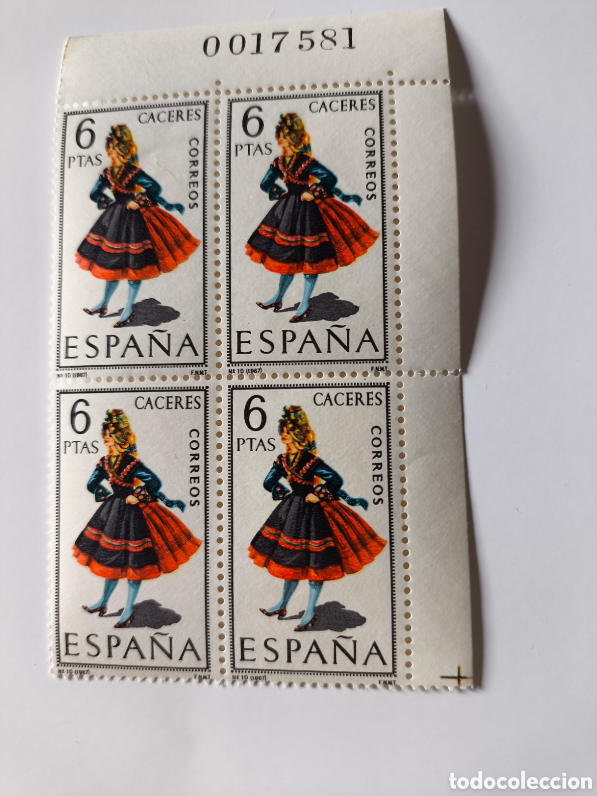 Sellos: Traje regional de C&aacute;ceres - Foto 1