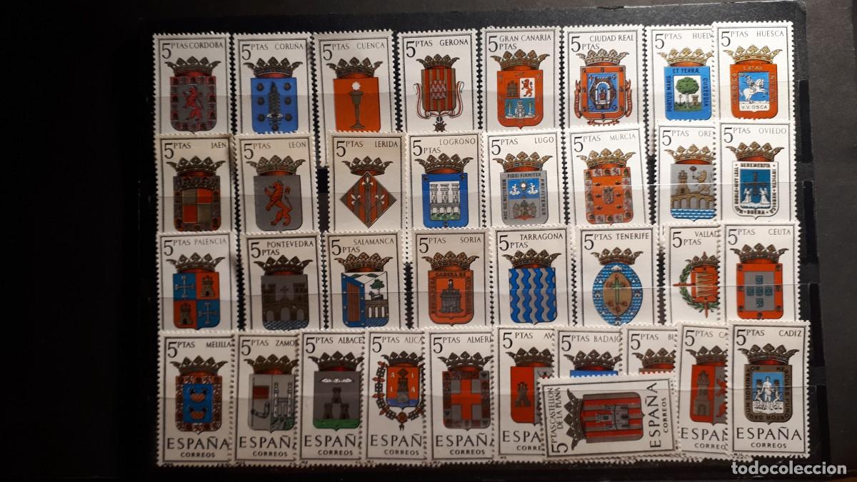 Sellos: ESPA&Ntilde;A. **. Lote de 35 escudos, a catalogar - Foto 1