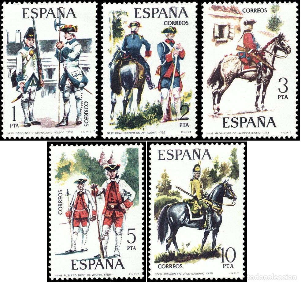 Sellos: SERIE SELLOS ESPA&Ntilde;A A&Ntilde;O 1975 UNIFORMES USADOS EDIFIL N&ordm; 2236-40