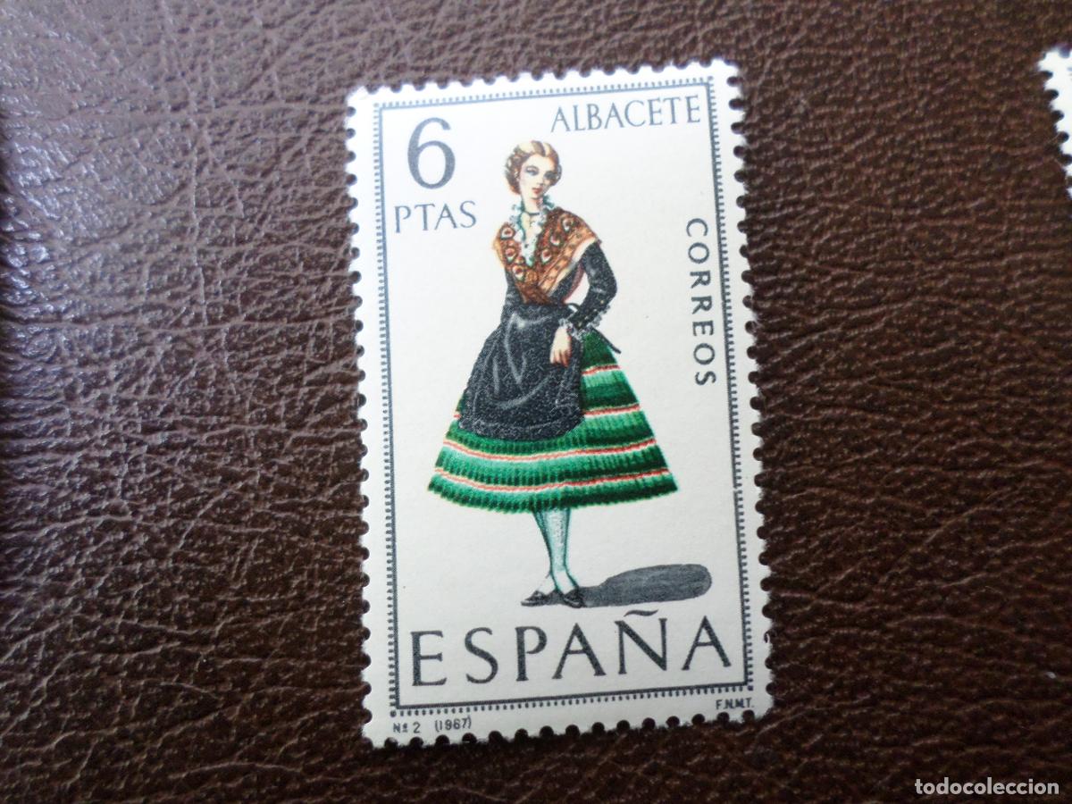 Sellos: -1967, trajes regionales, albacete, edifil 1768