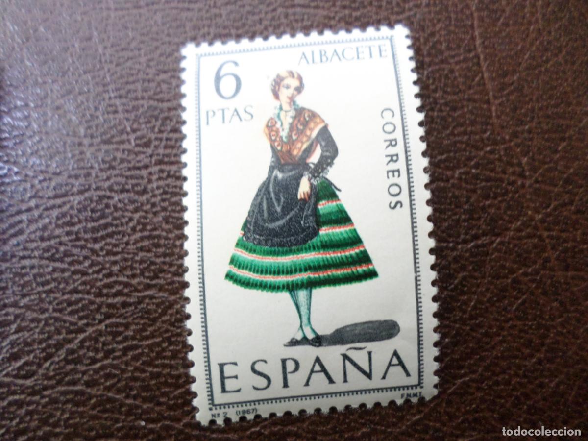 Sellos: -1967, trajes regionales, albacete, edifil 1768