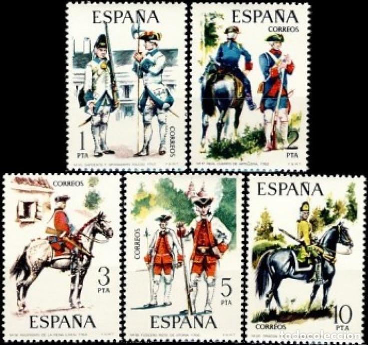 Sellos: Espa&ntilde;a. A&ntilde;o 1975, Edifil 2236/40 ** ''Uniforme Militares IV''./ Nuevos, sin fijasellos. MNH.