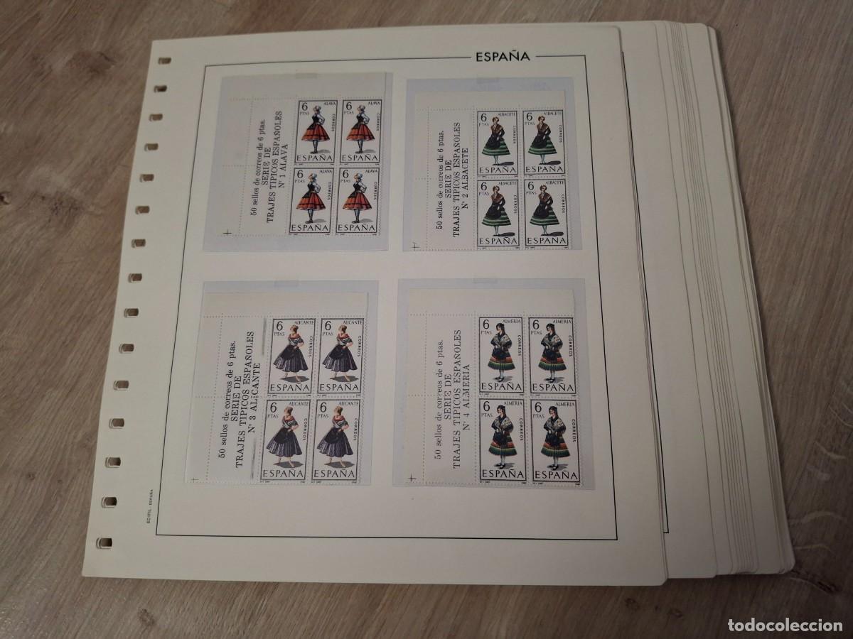 Sellos: M125 Colecci&oacute;n completa ESCUDOS Y TRAJES REGIONALES en bloque de 4