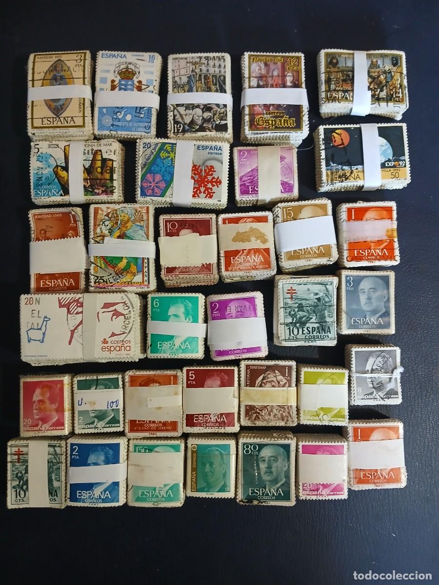 Sellos: PASTILLAS DE SELLOS ESPA&Ntilde;OLES MAYORIA SEGUNDO CENTENARIO MAS DE 3.000 SELLOS