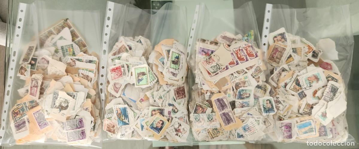 Sellos: 1 kilo sellos usados conmemorativos de Espa&ntilde;a Correos a&ntilde;os 60, 70 y 80 en papel Kiloware Kg