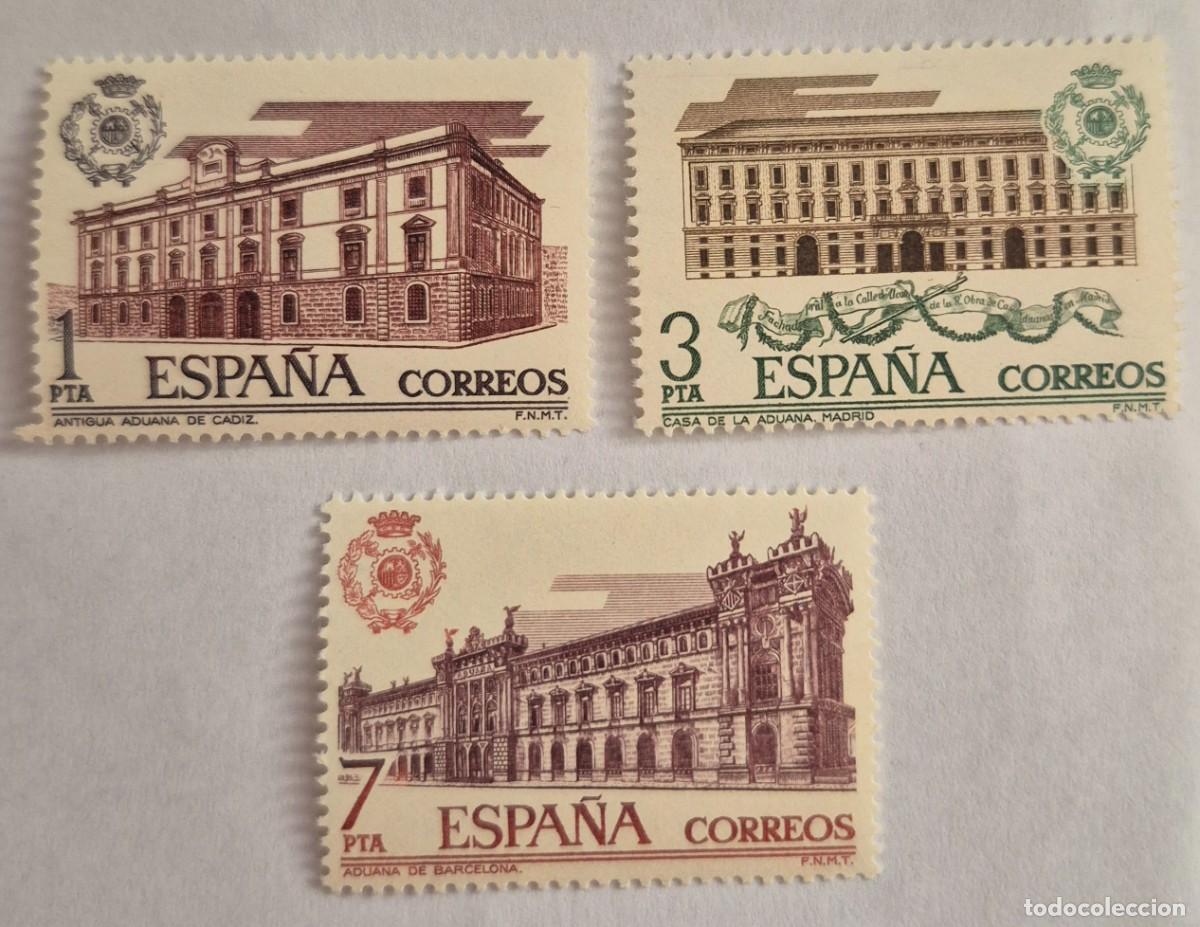 Sellos: A&ntilde;o 1976 - Edifil 2326/2328** - Aduanas - Nuevo sin fijasello - Se env&iacute;a el de la imagen