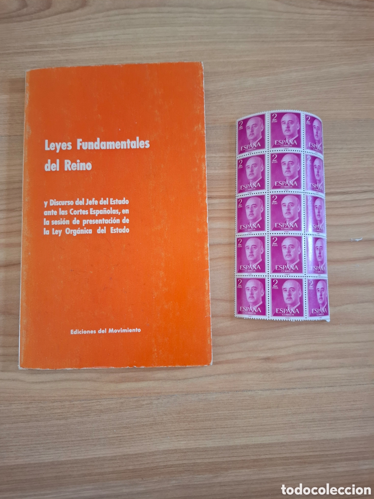 Sellos: [Lote] Francisco Franco, libro y sellos - Foto 1