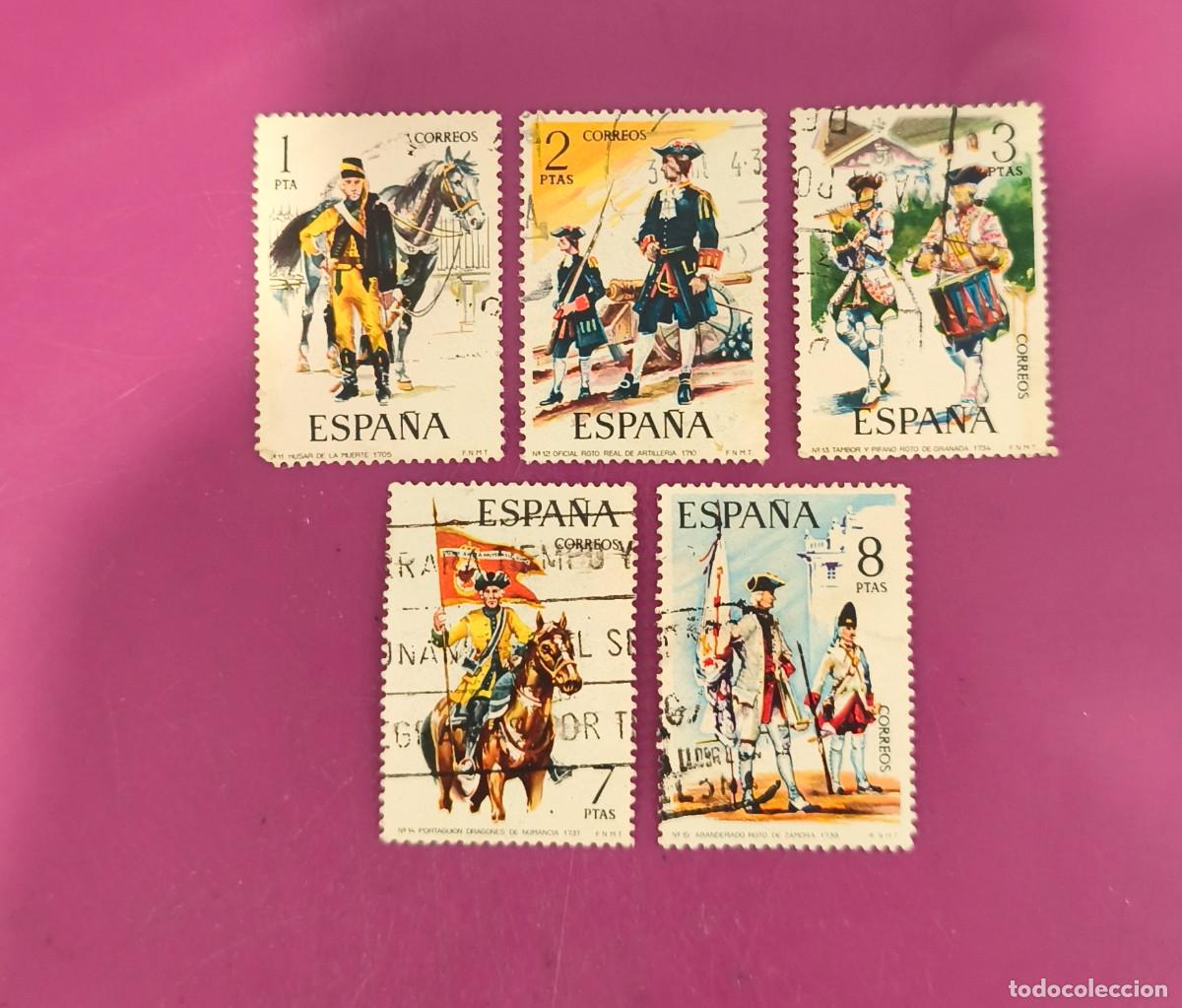 Sellos: Espa&ntilde;a 1974 Uniformes Militares. Edifil 2197/2201 serie completa