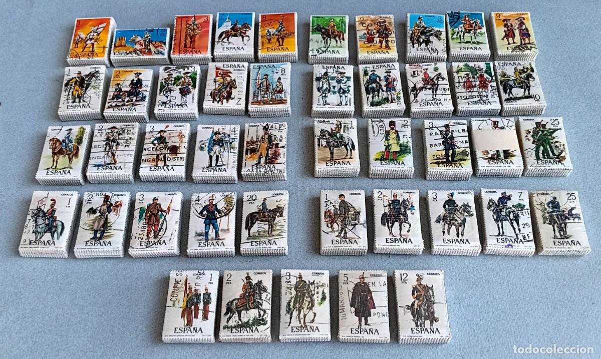 Sellos: Espa&ntilde;a. 1973-1978. UNIFORMES MILITARES (completo). 100 Series Matasello + OBSEQUIO