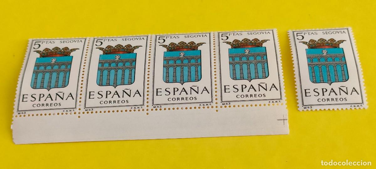Sellos: Espa&ntilde;a 1965. Edifil 1637. Escudos capitales. Segovia. Nuevos. Bloque de 4. 1 suelto