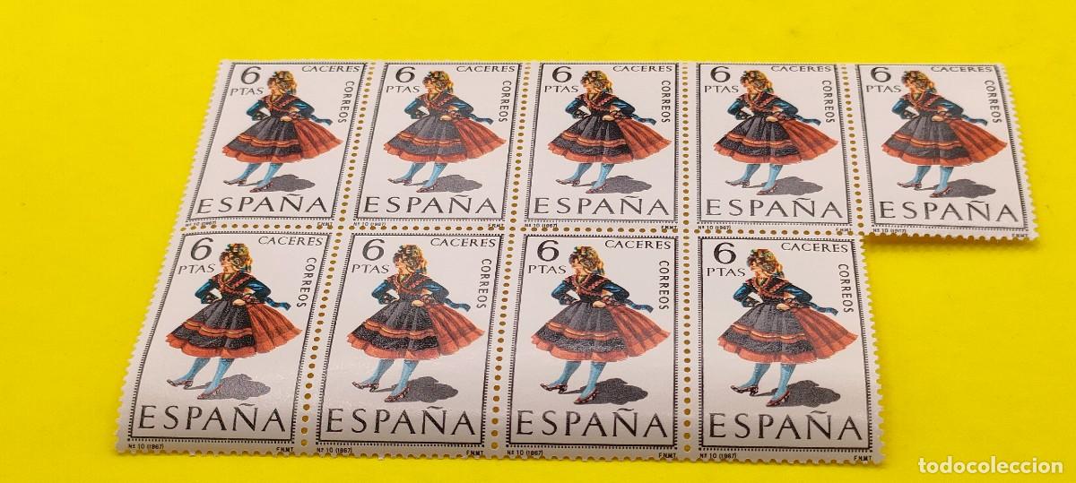 Sellos: Espa&ntilde;a 1967. Edifil 1776. Trajes t&iacute;picos. C&aacute;ceres. Bloque de 9