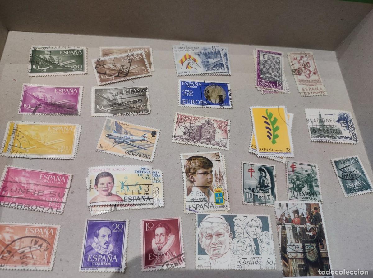 Sellos: Lote 40 sellos usados de Espa&ntilde;a. A&ntilde;os 50-80