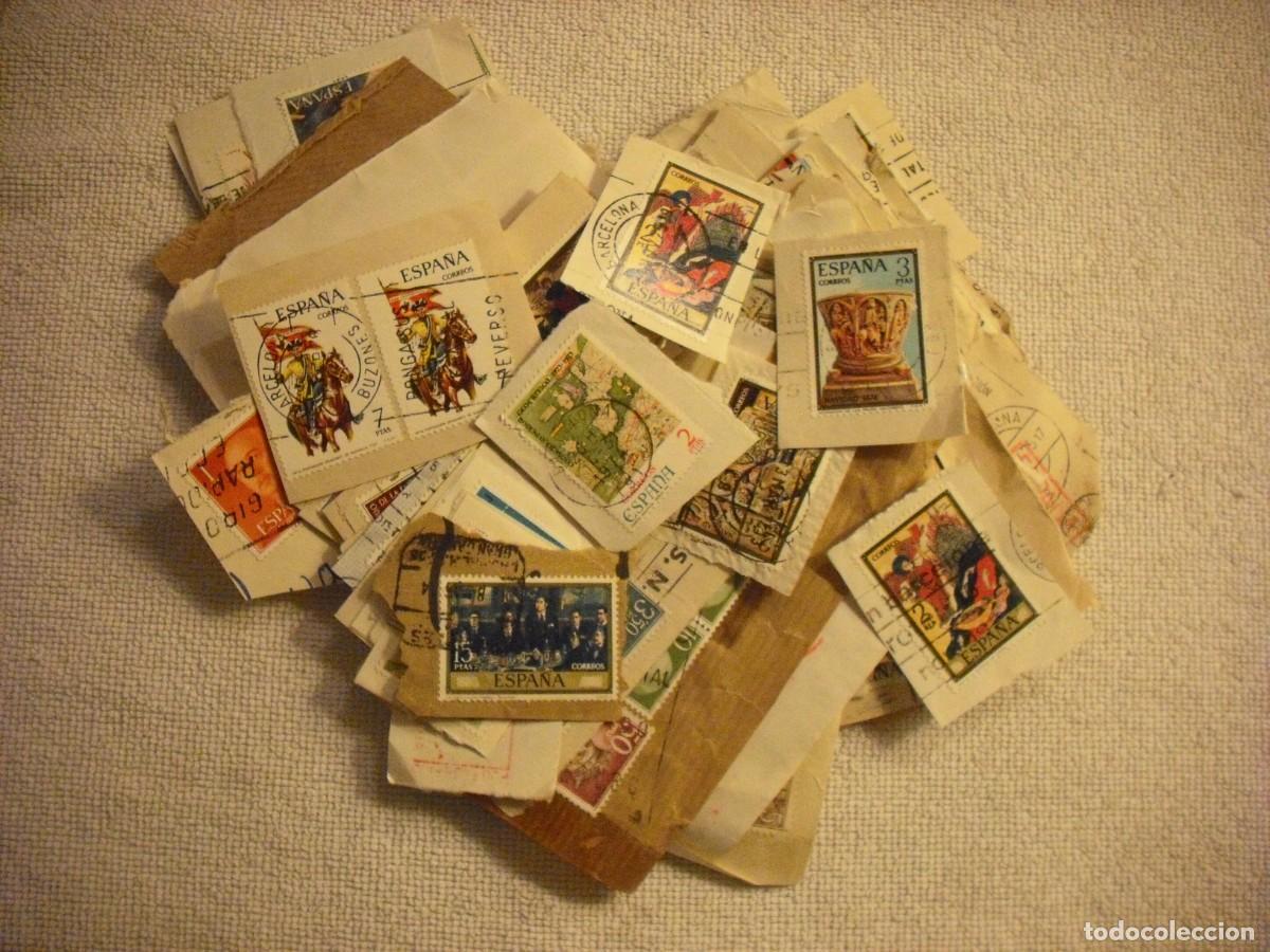 Briefmarken: LOTE DE 200 SELLOS DE ESPA&Ntilde;A RECORTADOS DEL SOBRE