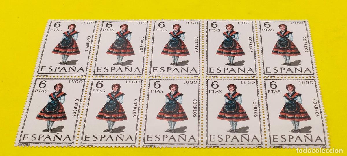 Sellos: Espa&ntilde;a 1969. Edifil 1903. Trajes t&iacute;picos espa&ntilde;oles. Lugo. Nuevos. Bloque de 10