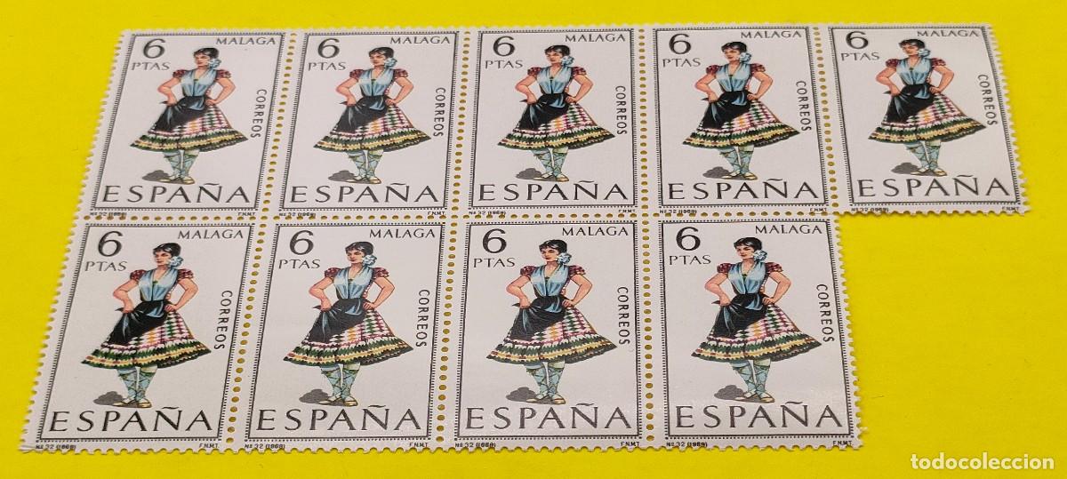 Sellos: Espa&ntilde;a 1969. Edifil 1905. Trajes t&iacute;picos espa&ntilde;oles. M&aacute;laga. Nuevos. Bloque de 9