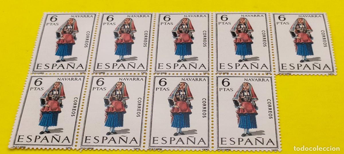 Sellos: Espa&ntilde;a 1969. Edifil 1907. Trajes t&iacute;picos espa&ntilde;oles. Navarra. Nuevos. Bloque de 9