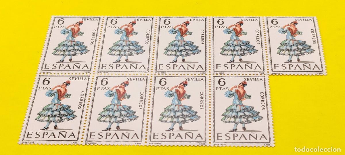 Sellos: Espa&ntilde;a 1970. Edifil 1956. Trajes t&iacute;picos espa&ntilde;oles. Sevilla. Nuevos. Bloque de 9