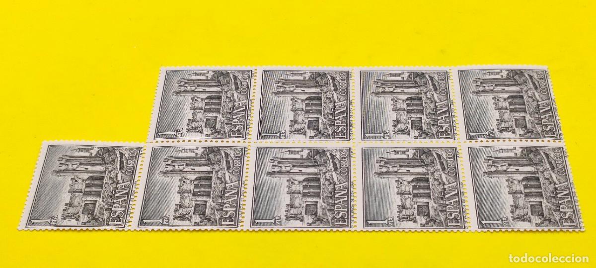 Sellos: Espa&ntilde;a 1970. Edifil 1977. Castillos de Espa&ntilde;a. Valencia de Don Juan (Le&oacute;n). Nuevos. Bloque de 9