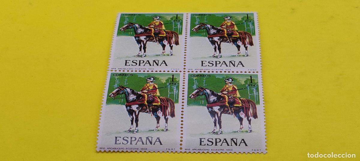 Sellos: Espa&ntilde;a 1974. Edifil 2167. Uniformes militares. Arcabucero ecuestre, 1603. Nuevos. Bloque de 4