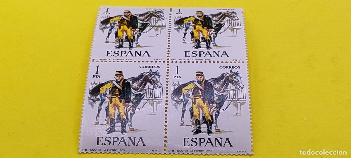 Sellos: Espa&ntilde;a 1974. Edifil 2197. Uniformes militares. H&uacute;sar de la muerte, 1705. Nuevos. Bloque de 4