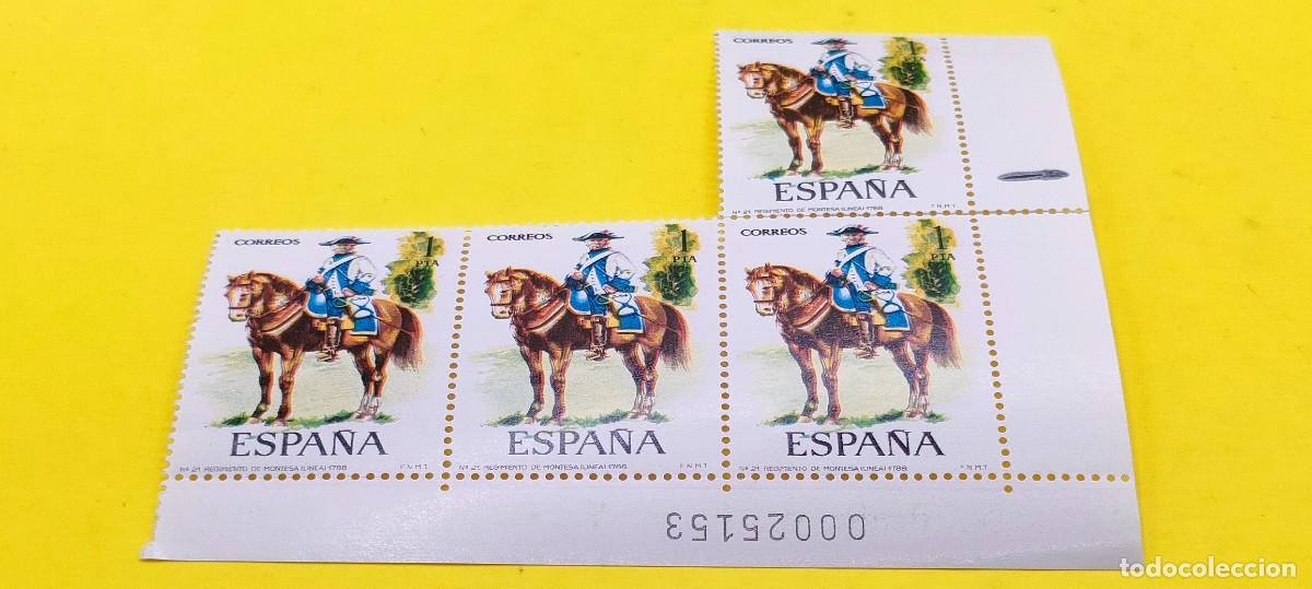 Sellos: Espa&ntilde;a 1975. Edifil 2277. Uniformes militares. Regimiento de Montesa. Nuevos. Bloque de 4