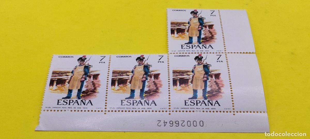 Sellos: Espa&ntilde;a 1975. Edifil 2281. Uniformes militares. Zapador Regimiento R. Ingenieros. Nuevos. Bloque de 4