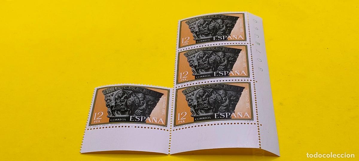 Sellos: Espa&ntilde;a 1975. Edifil 2301. Navidad. Hu&iacute;da a Egipto. Sta.Mar&iacute;a Sang&uuml;esa (Navarra). Nuevos. Bloque de 4