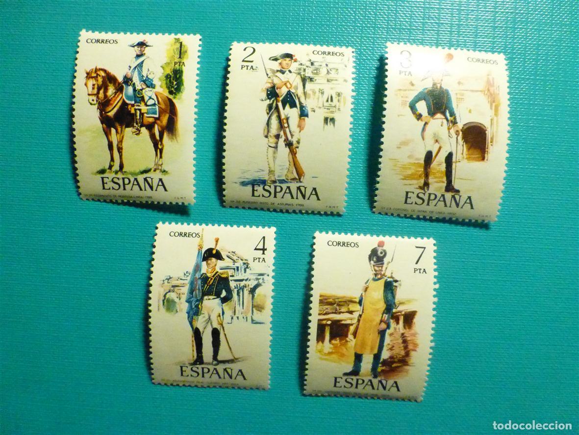 Sellos: Sello Espa&ntilde;a Correos, Serie Completa Uniformes Militares, A&ntilde;o 1975, EDIFIL 2277 al 2281 - Nuevos