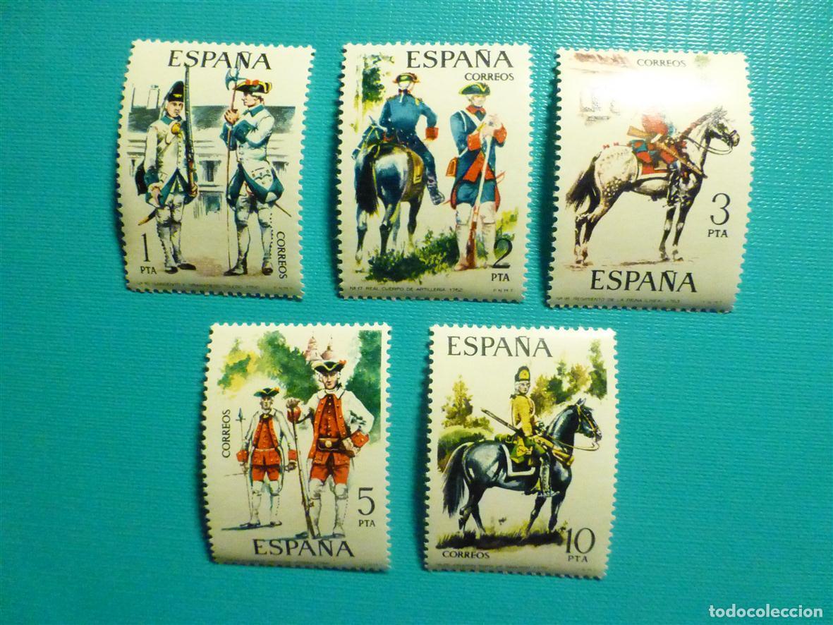 Sellos: Sello Espa&ntilde;a Correos, Serie Completa Uniformes Militares, A&ntilde;o 1975, EDIFIL 2256 al 2240 - Nuevos