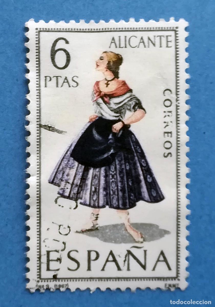 Francobolli: Trajes T&iacute;picos Espa&ntilde;oles. Alicante. Edifil 1769. Usado, sin fijasellos.