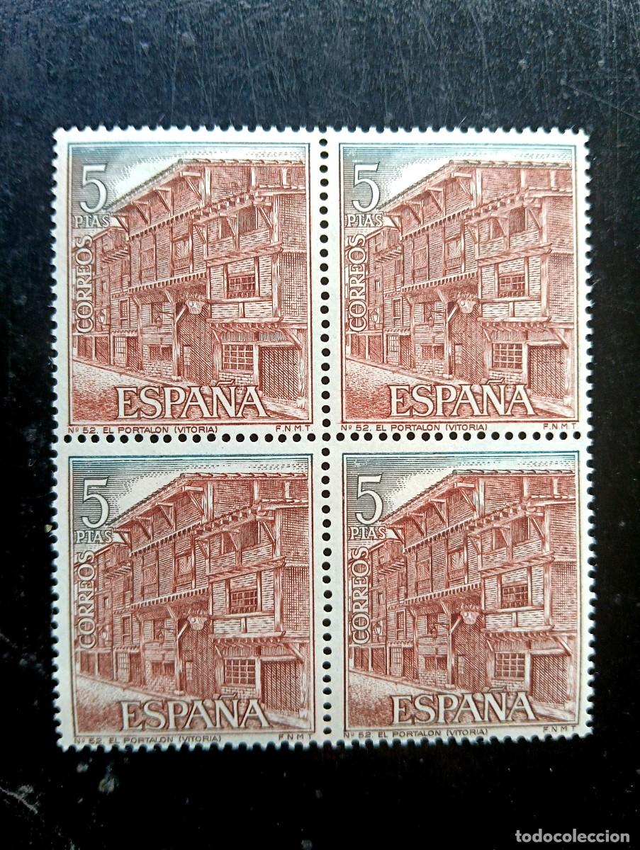 Stamps: Espa&ntilde;a 1970 - Edifil 1987 - . Serie tur&iacute;stica. El Portal&oacute;n (Vitoria) - Bloque de 4