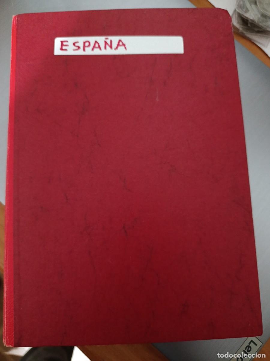 Sellos: Album con sellos de Espa&ntilde;a - Foto 1